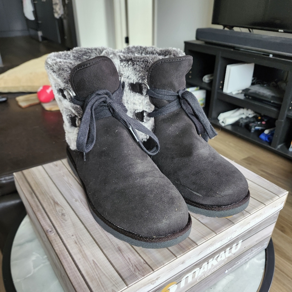 Makalu Rochelle Boots, size 10